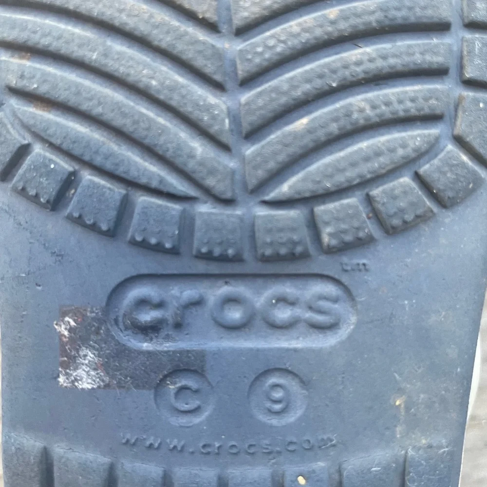 Toddler crocs, size 9. - Picture 4 of 4
